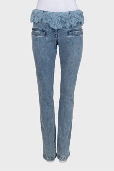 Straight jeans decorated with fur