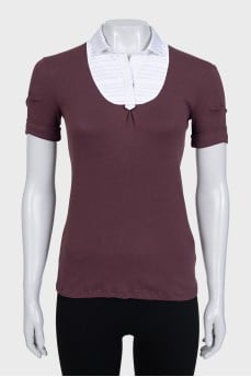 Slim-fitting T-shirt with a button