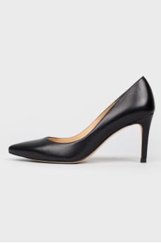 Shoes with a sharp toe on a stiletto