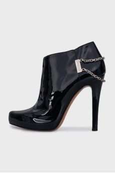 Patent leather ankle boots with heels