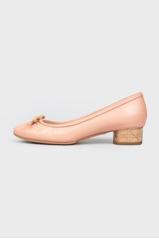Low round -heeled shoes