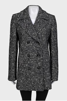 Short, straight-cut coat with buttons