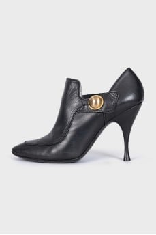 Cropped leather ankle boots with heels