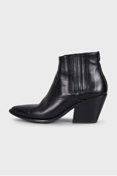 Black leather Cossack boots with elastic bands