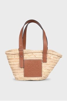 Raffia bag with brand logo