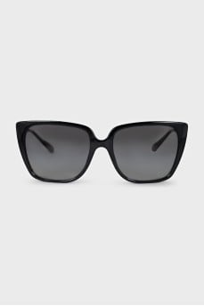 Black cat eye sunglasses