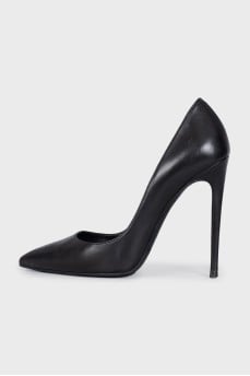Black high-heeled pumps