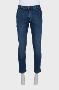 Men's cropped blue jeans