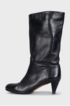 Black cropped leather boots