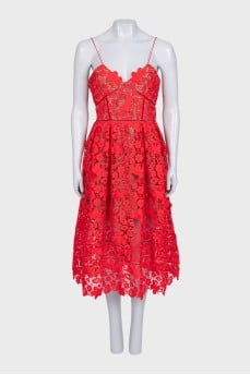 Red fitted dress with lace