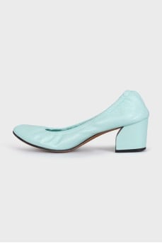 Soft leather shoes with medium heels
