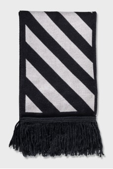 Black and white scarf with fringe