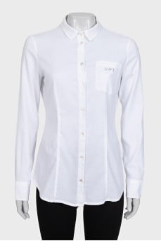 Fitted shirt decorated with rhinestones
