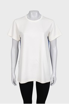 White T-shirt with floral print on the back