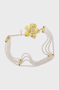 Belt with a flower buckle