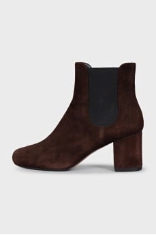 Suede ankle boots without fastening