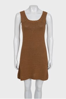 Sleeveless fitted knitted dress