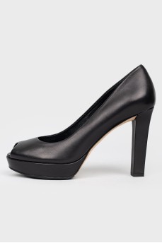 Square heels and open toe shoes
