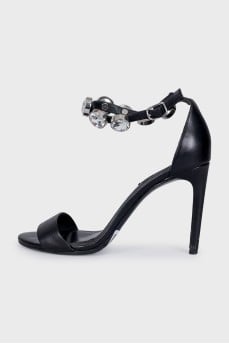 Leather sandals with decorated straps