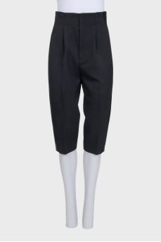 High-waisted breeches with creases