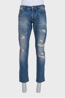Men's blue jeans with a ripped effect