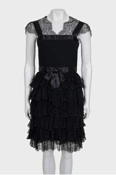 Black fitted dress with lace