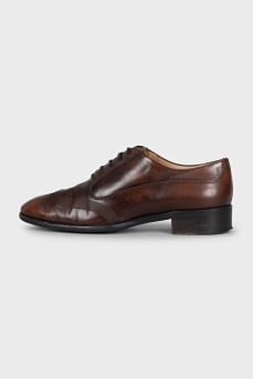Brown brogues with perforations