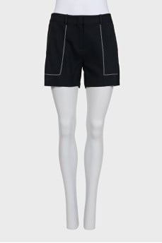 Black shorts with accent seam