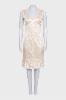 Beige sleeveless dress with decoration
