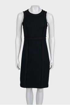 Fitted sleeveless business dress