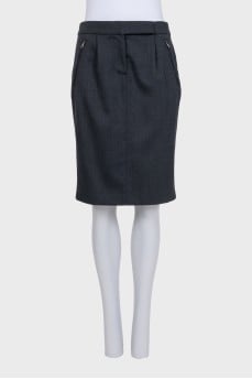Skirt with zipped pockets