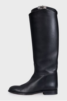 Jumping black leather boots