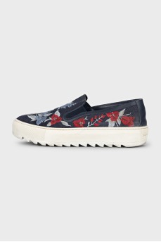 Blue floral print loafers