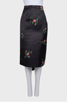 Black floral print zip-up skirt