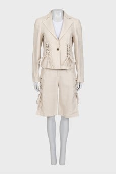 Beige suit with shorts and a jacket