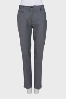 Gray straight trousers with creases