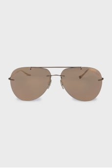Aviator sunglasses with mirrored lens