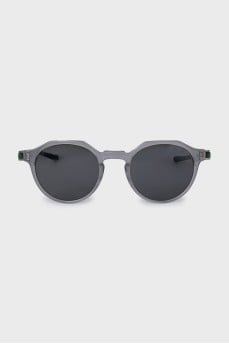 Sunglasses with gray lenses