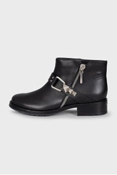 Black boots with decoration