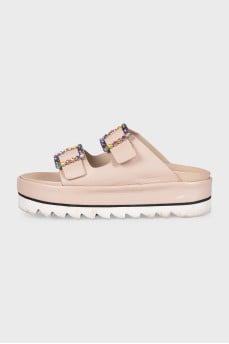 Leather flip-flops with rhinestones