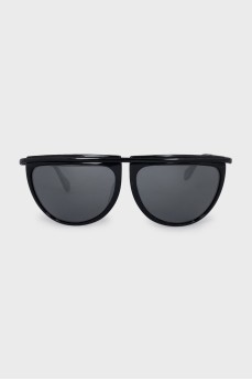 Men's sunglasses with black frames