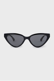 Cat-eye sunglasses with brand logo