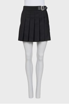 Large pleated skort with buckle