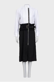 Fitted dress with a front zip
