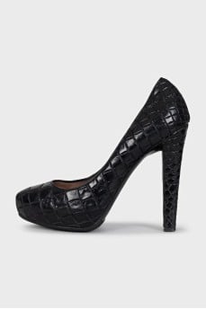 Black shoes with animal print on leather