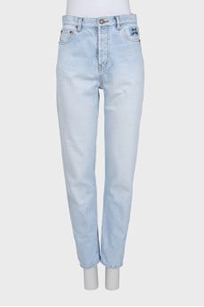 Blue jeans with branded embroidery