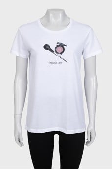 Straight-cut T-shirt with a contrasting print