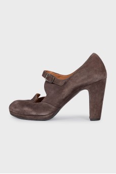 Brown suede round toe shoes