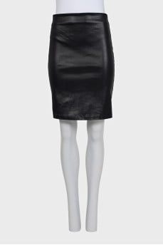 Black skirt with a zipper