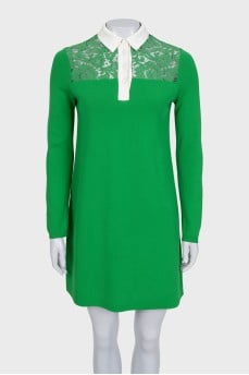 Green dress with a lace collar
